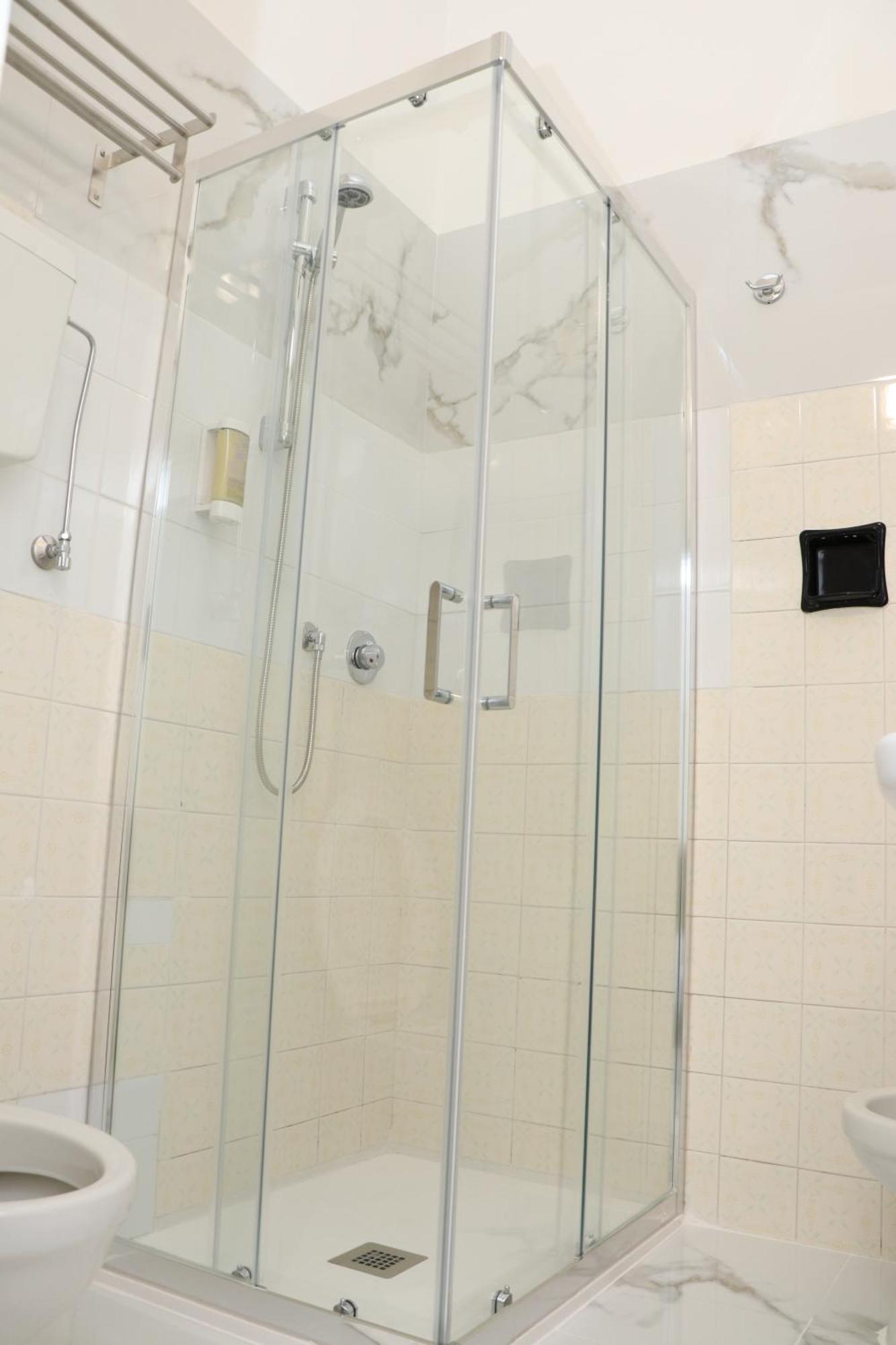 Hotel Edward Bellaria-Igea Marina Zimmer foto